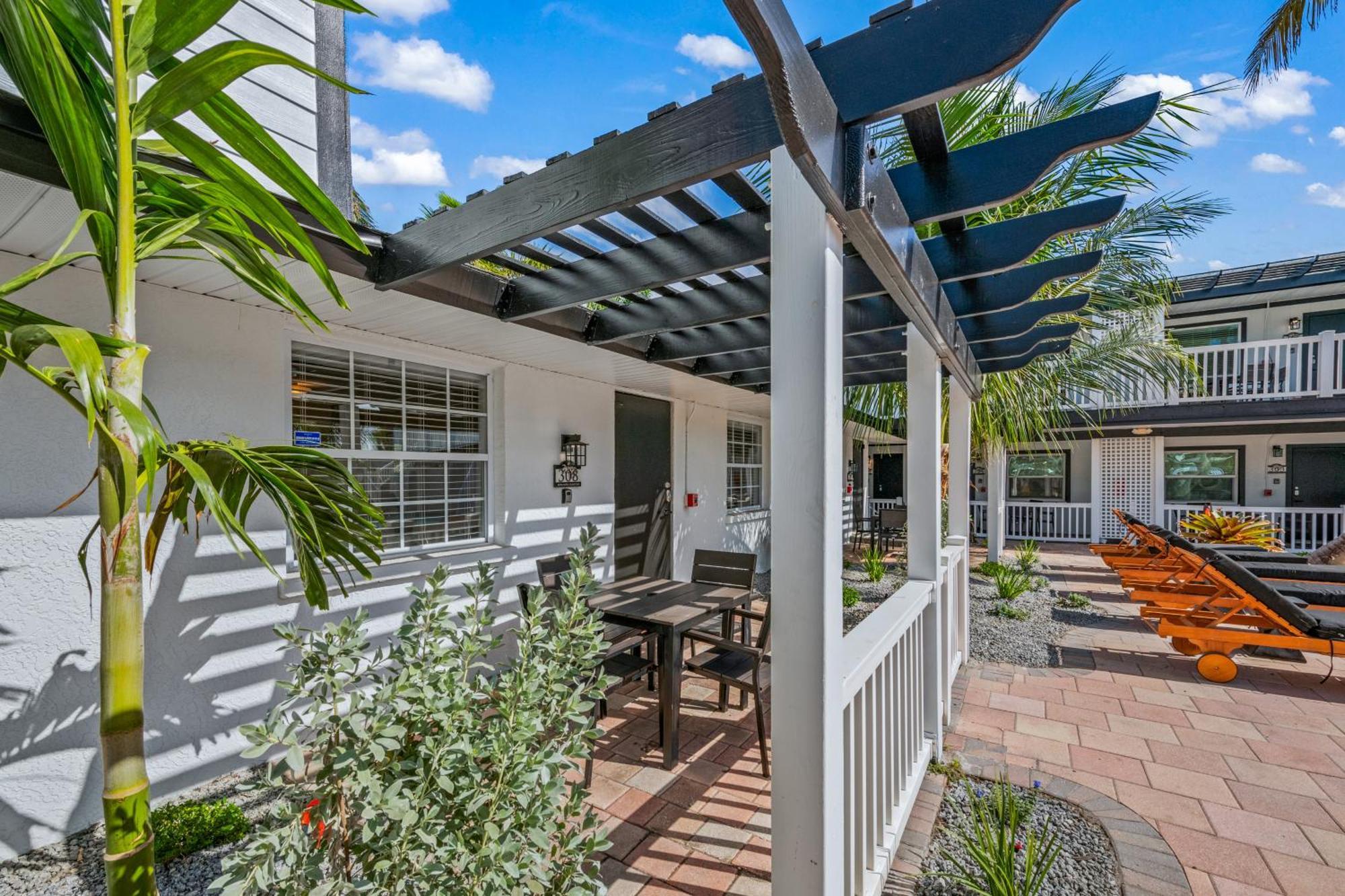 Tropic Isle At Anna Maria Island Inn Bradenton Beach Buitenkant foto